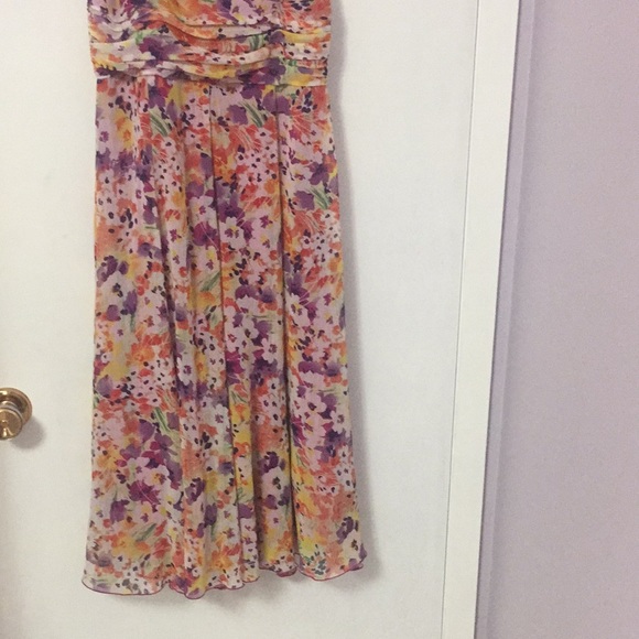 Melanie Lynn Floral Print Dress(Flowy) - Picture 3 of 9